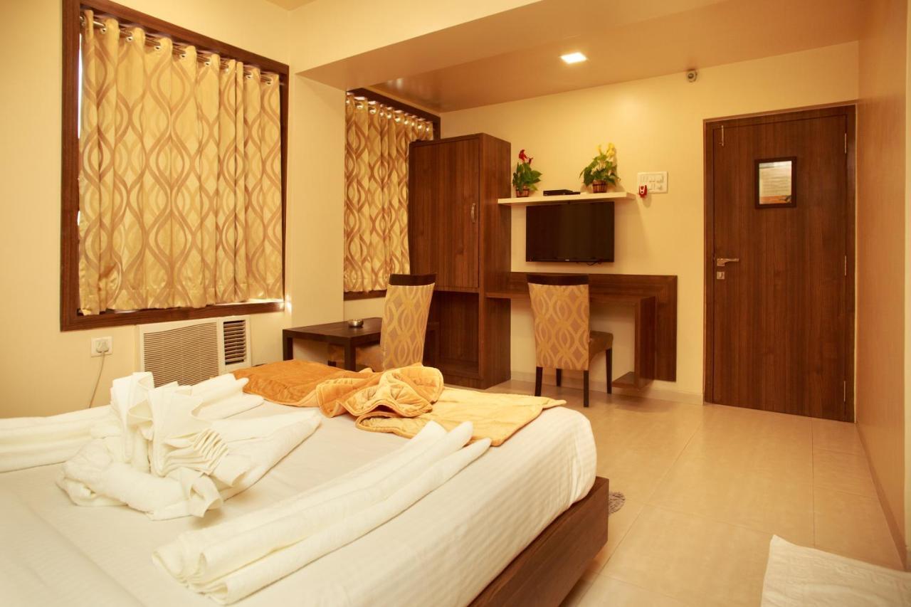 Vegas Residency Hotel Kalyan Exterior photo
